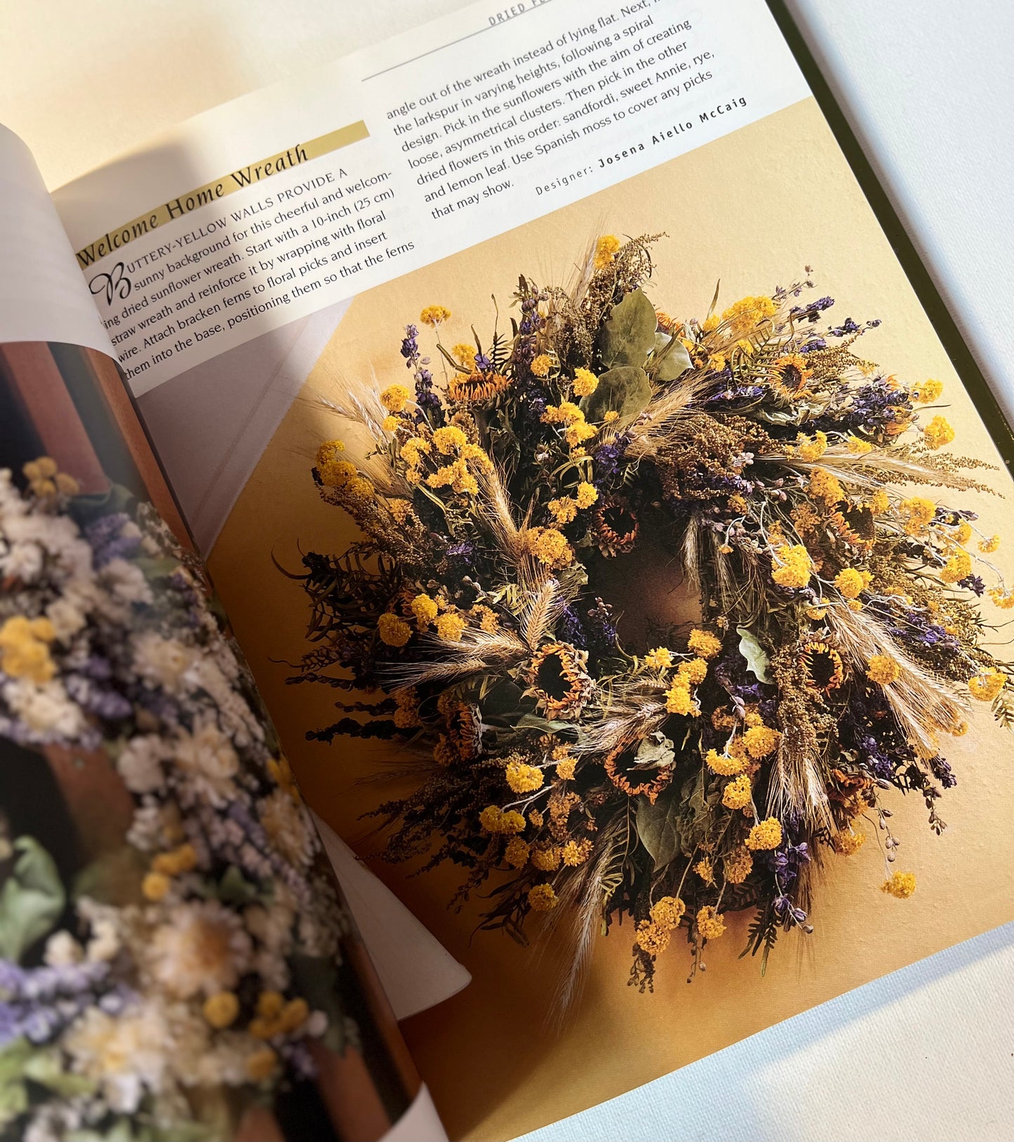 The Complete Book of Wreaths: 200 Delightful and Creative Designs