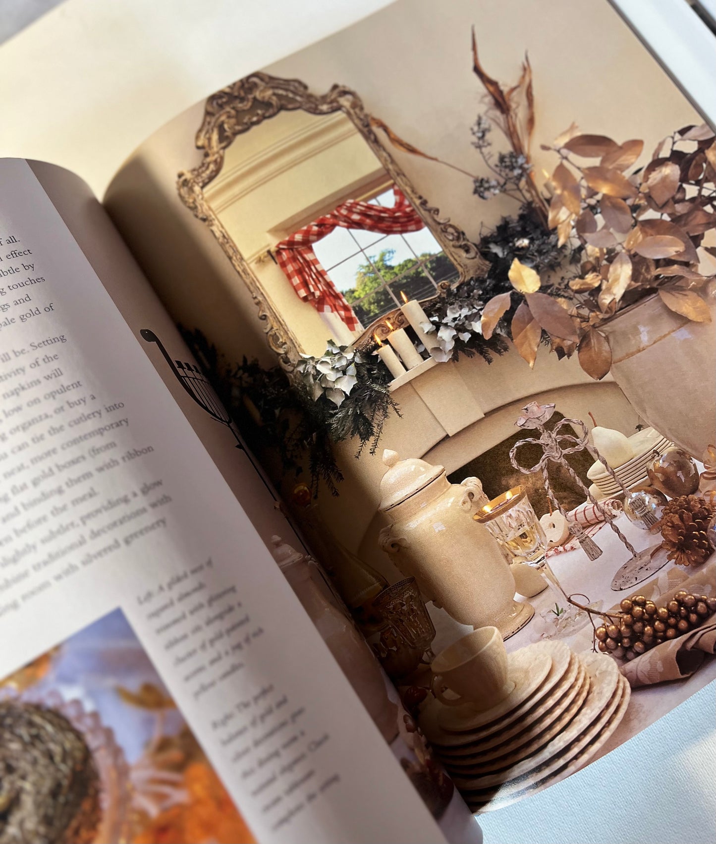 Country Christmas: Decorating the Home for the Festive Season