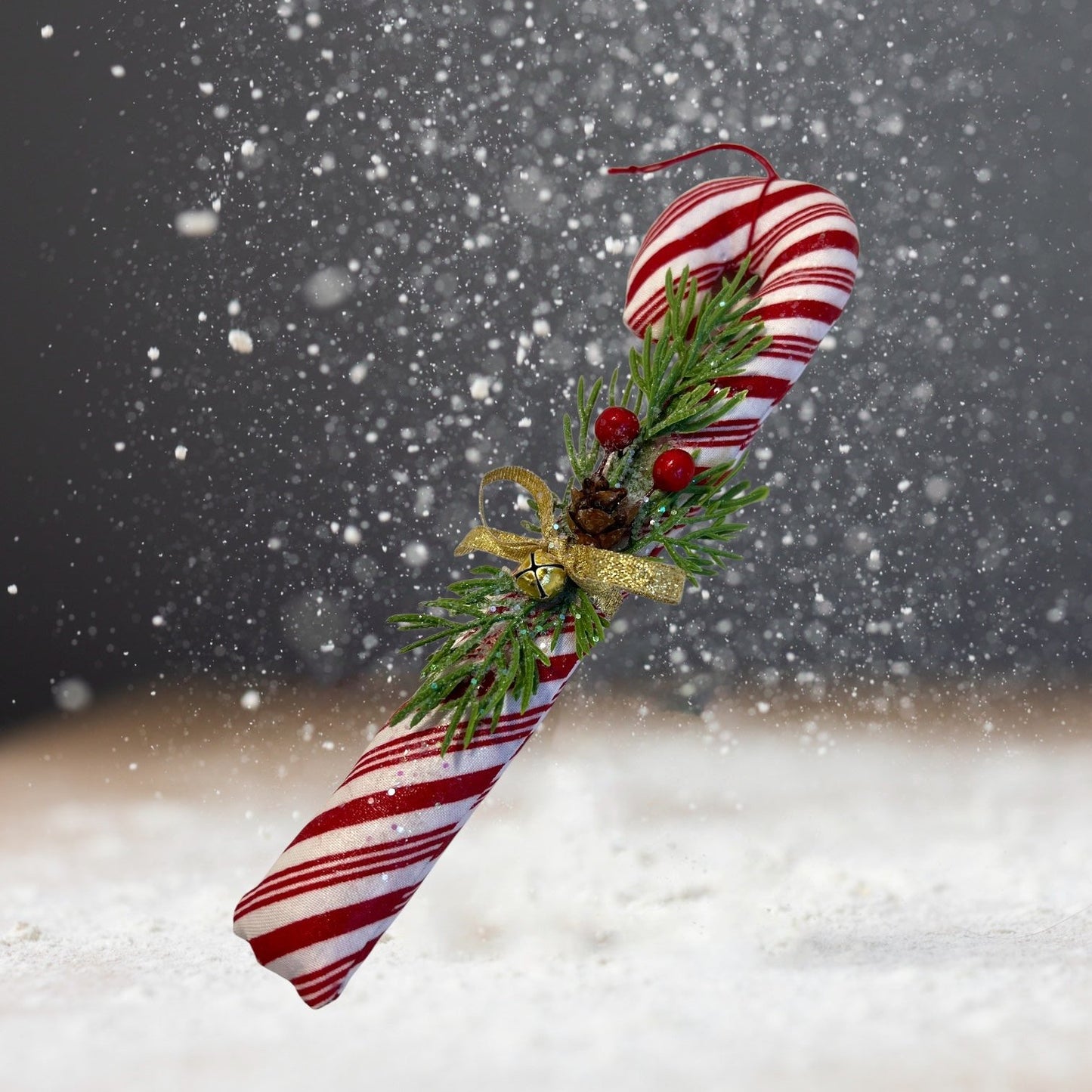 Santa’s Small Cane /red-white