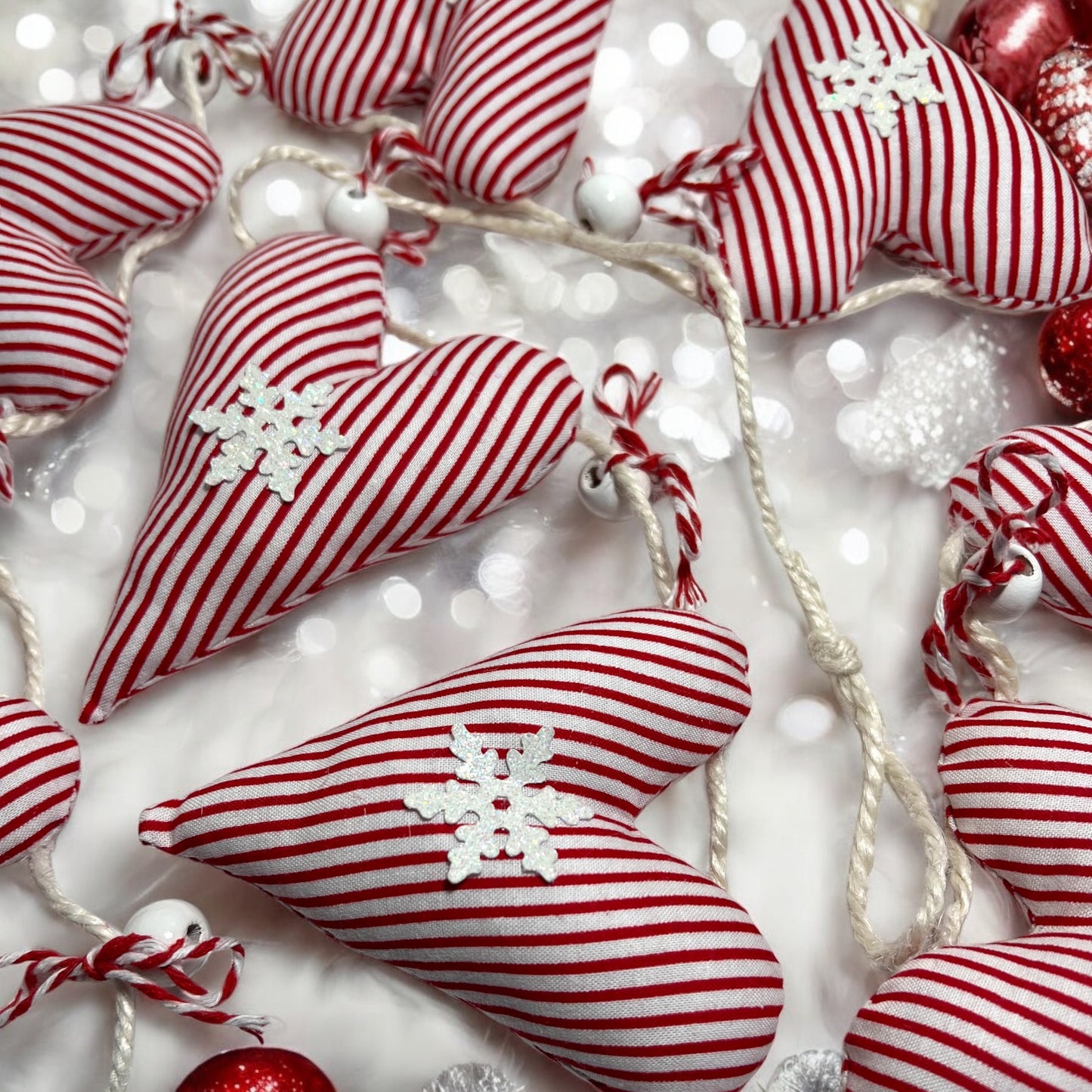Puffy Hearts Christmas Garland /red-white